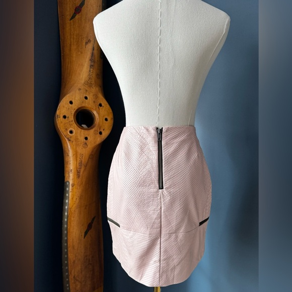 Lovers + Friends faux leather mini skirt. Size XS - Picture 3 of 11